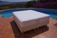 Regenerating mattress protector with capsule fabric - CAPS