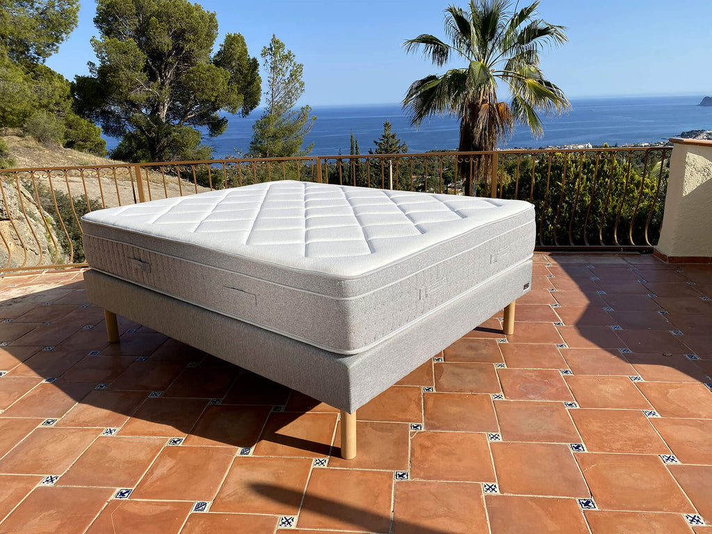 Upholstered bed base - H 28 or 35 cm - Choice of color - Fabric - THE REVERIES BED BASE